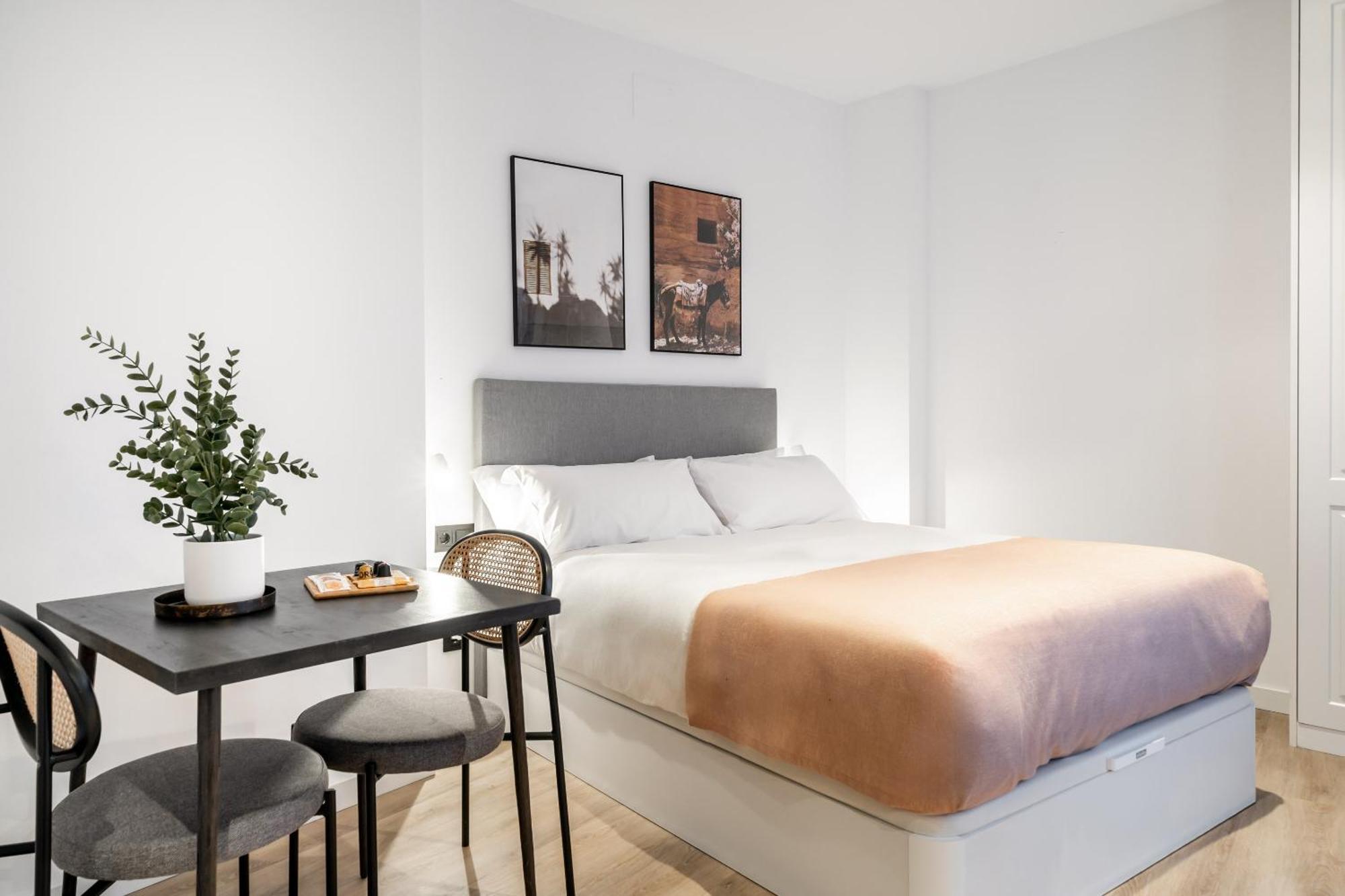 Limehome Malaga Calle Victoria Экстерьер фото