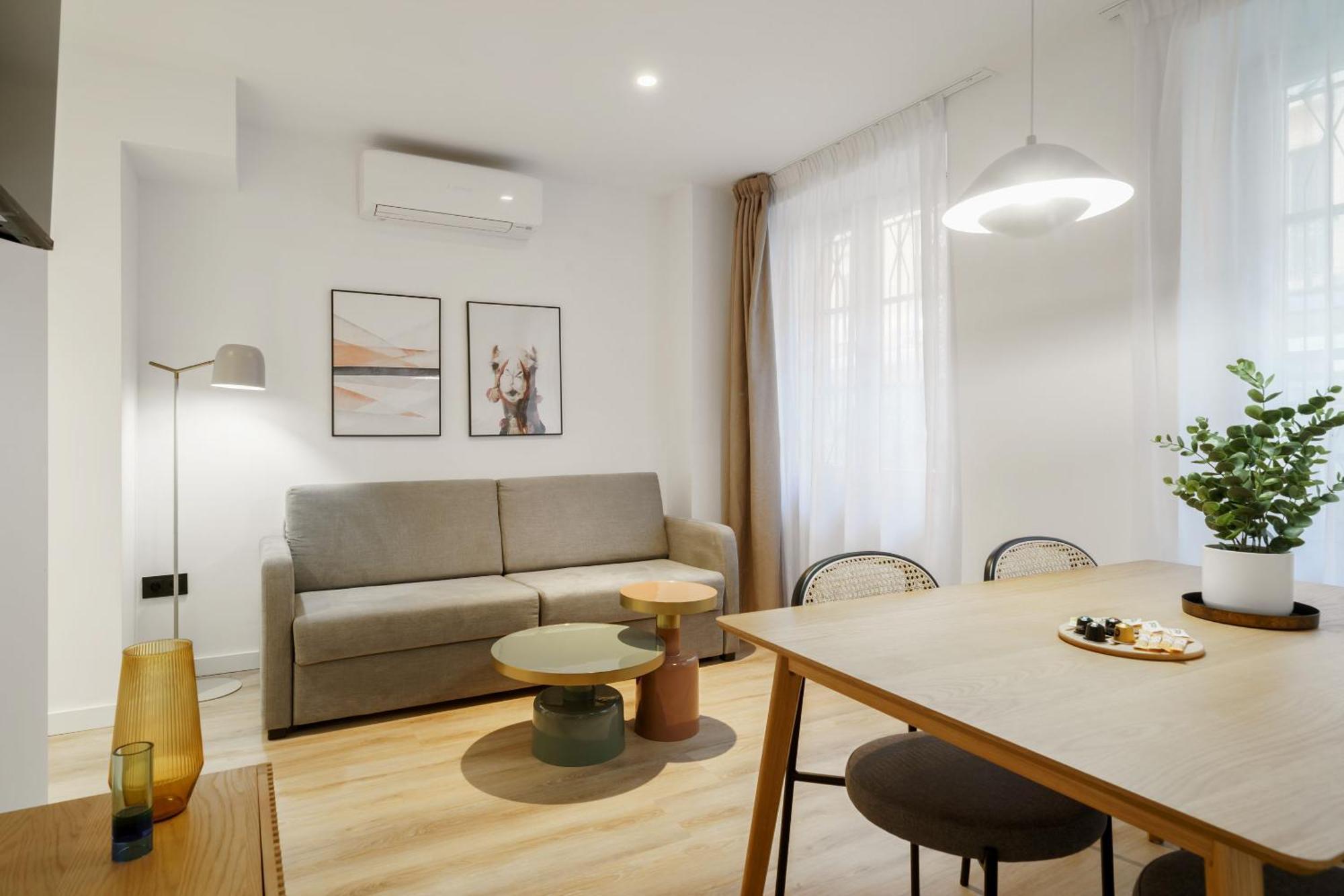 Limehome Malaga Calle Victoria Экстерьер фото