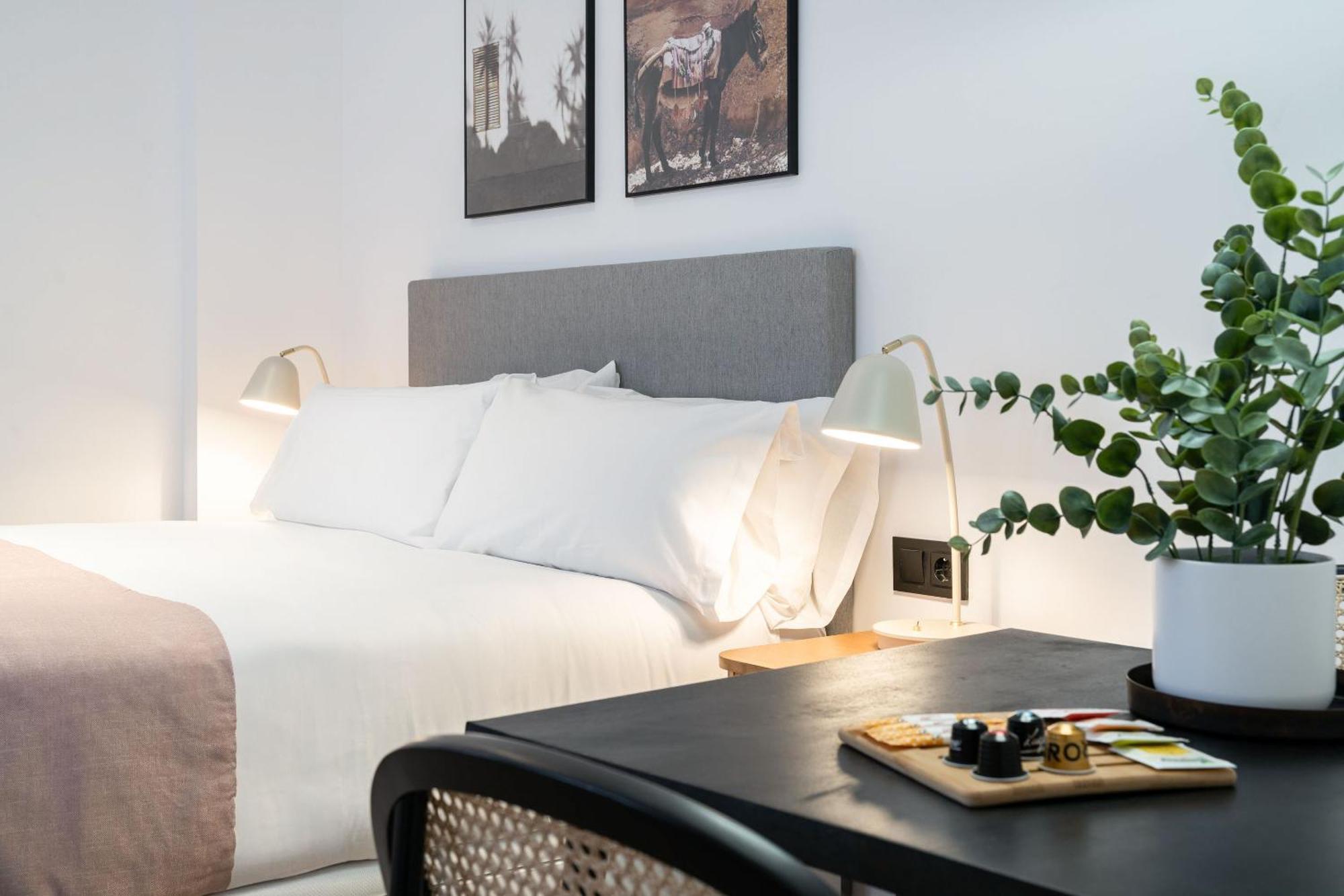 Limehome Malaga Calle Victoria Экстерьер фото