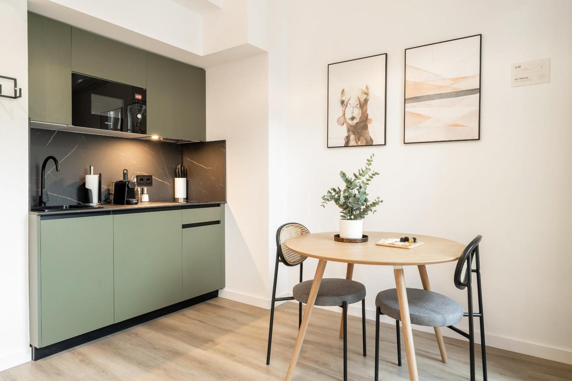 Limehome Malaga Calle Victoria Экстерьер фото