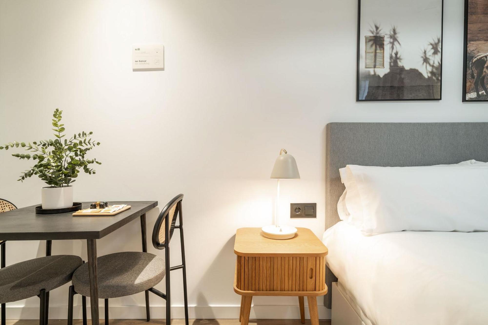 Limehome Malaga Calle Victoria Экстерьер фото