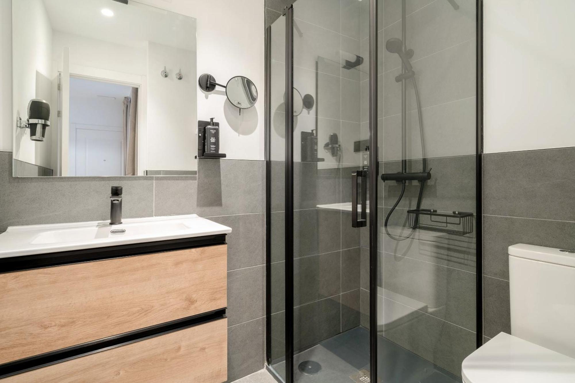 Limehome Malaga Calle Victoria Экстерьер фото