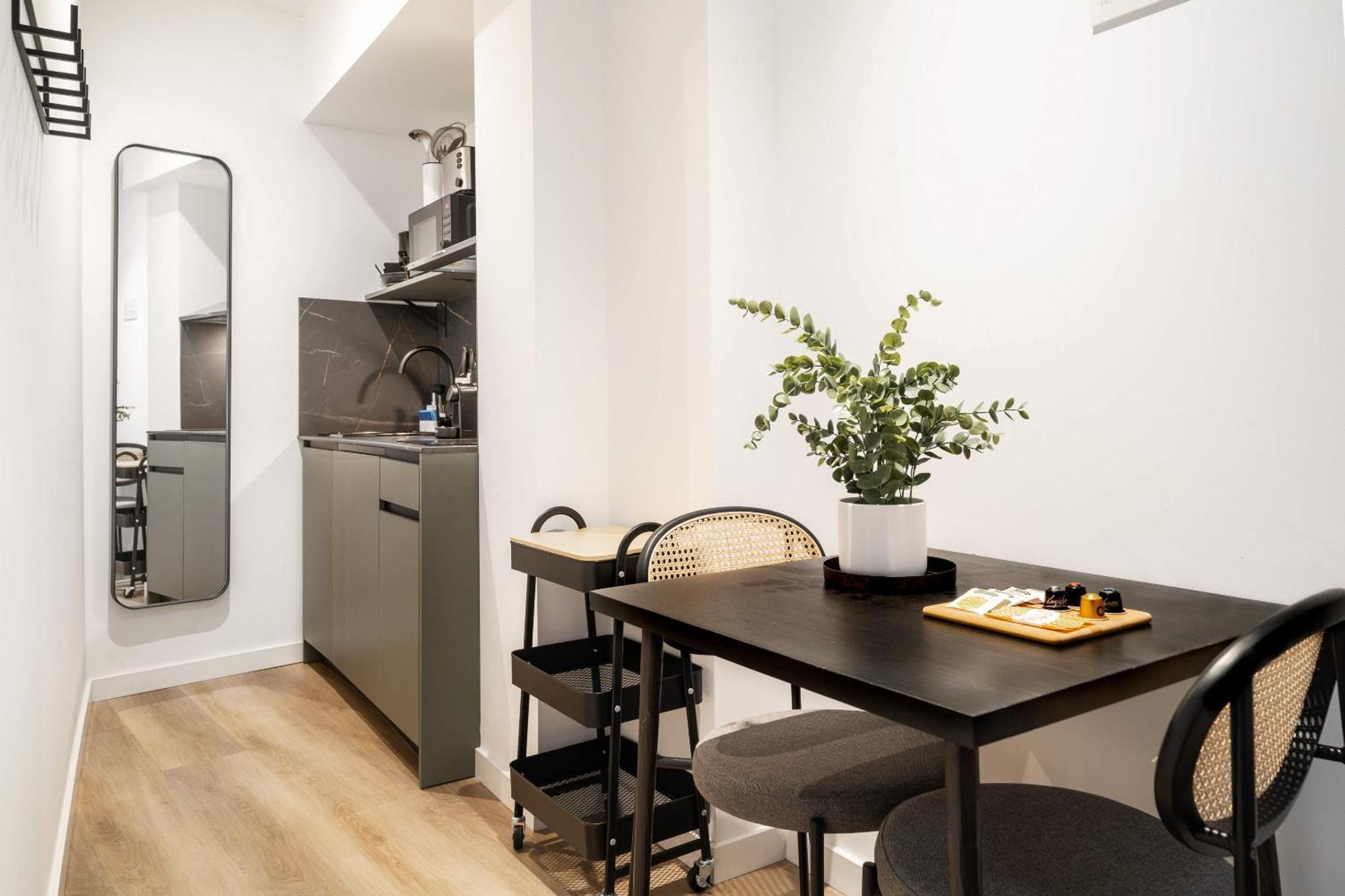 Limehome Malaga Calle Victoria Экстерьер фото